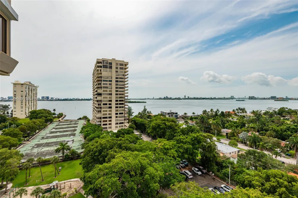 11111 Biscayne Blvd #1228 Miami, FL 33181