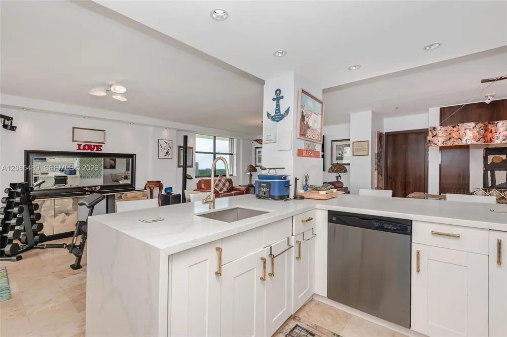 11111 Biscayne Blvd #1228 Miami, FL 33181