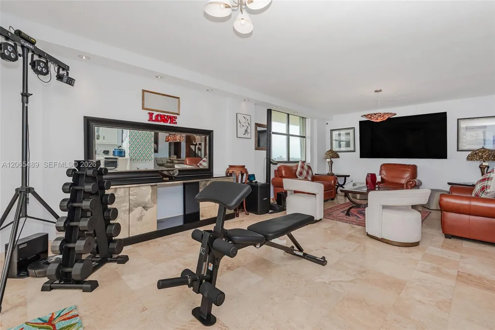 11111 Biscayne Blvd #1228 Miami, FL 33181
