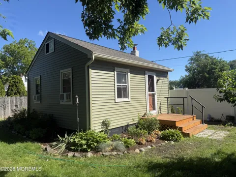 33 Wooley Street #B
