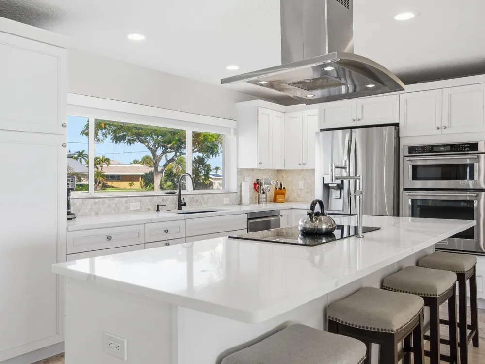 1028 79TH STREET S St Petersburg, FL 33707