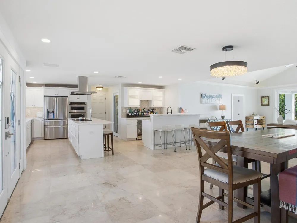 1028 79TH STREET S St Petersburg, FL 33707