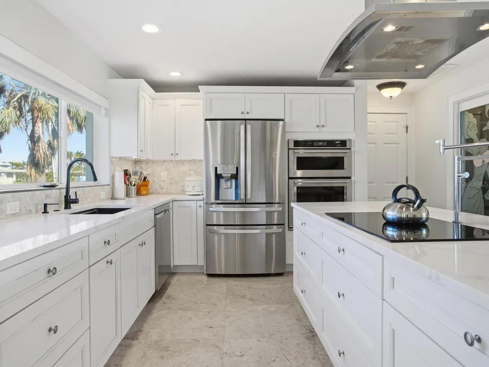1028 79TH STREET S St Petersburg, FL 33707
