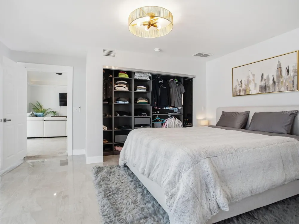 1028 79TH STREET S St Petersburg, FL 33707