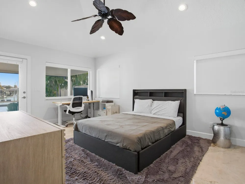 1028 79TH STREET S St Petersburg, FL 33707