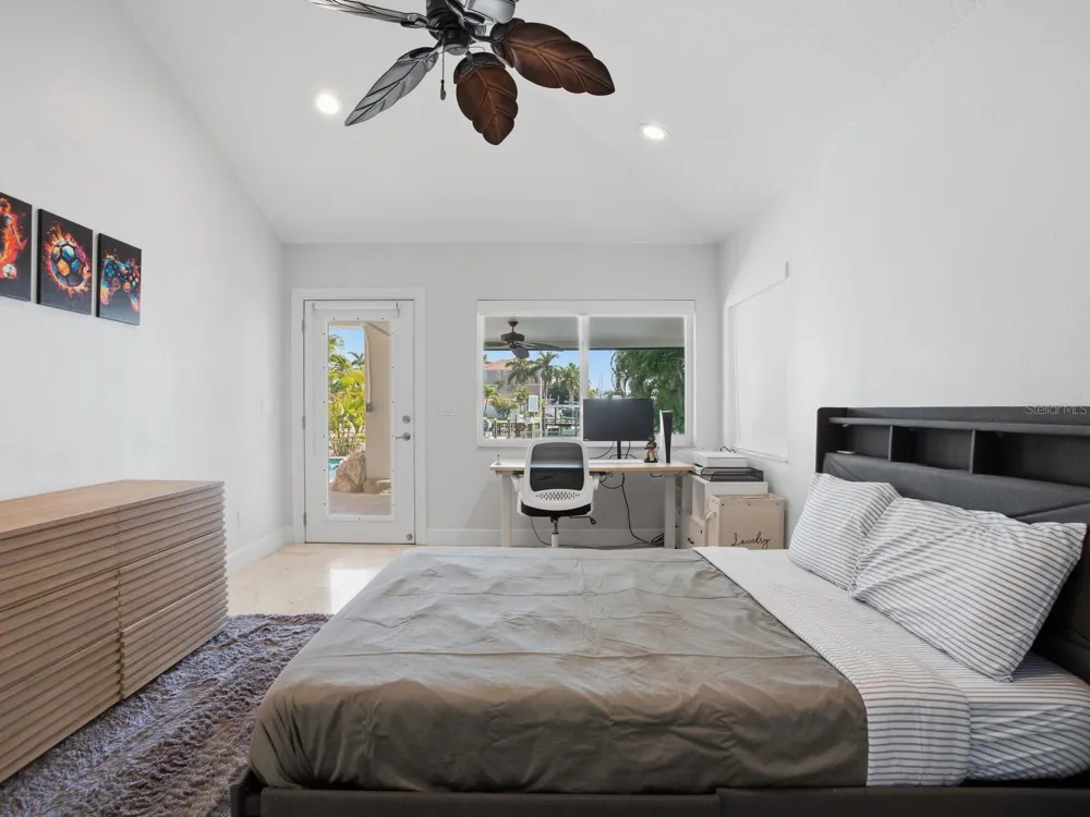 1028 79TH STREET S St Petersburg, FL 33707