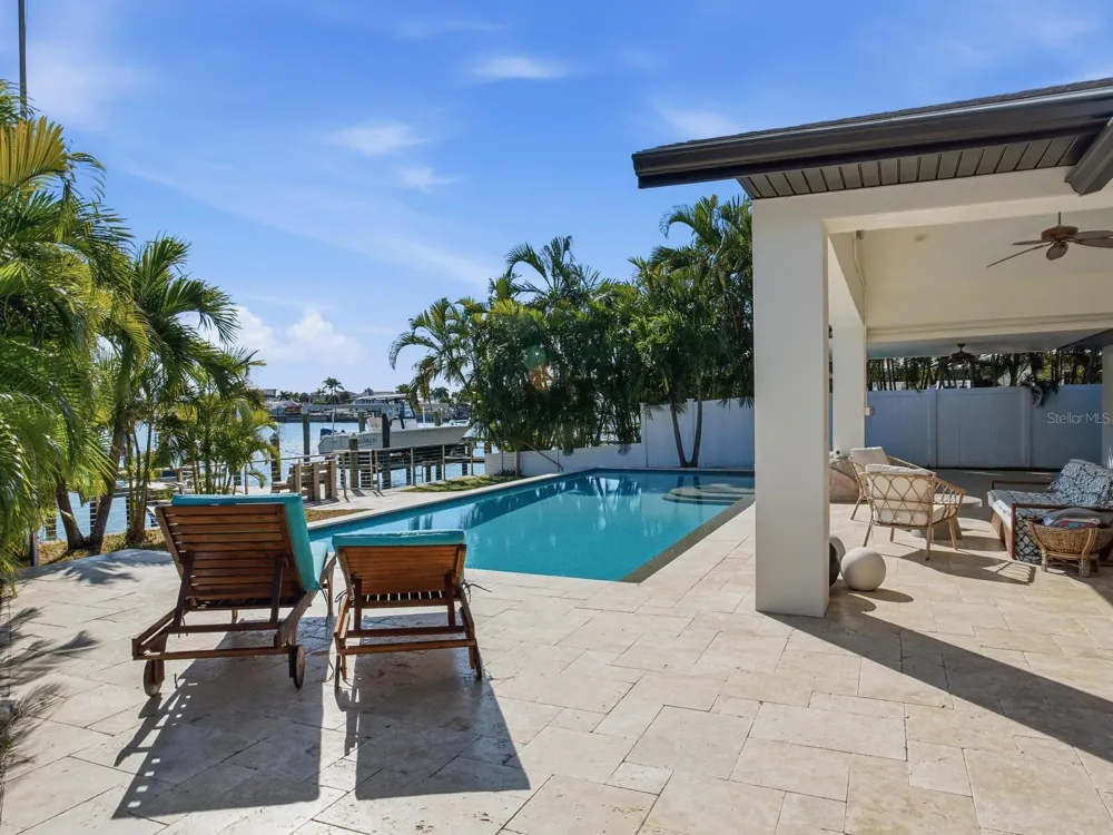 1028 79TH STREET S St Petersburg, FL 33707