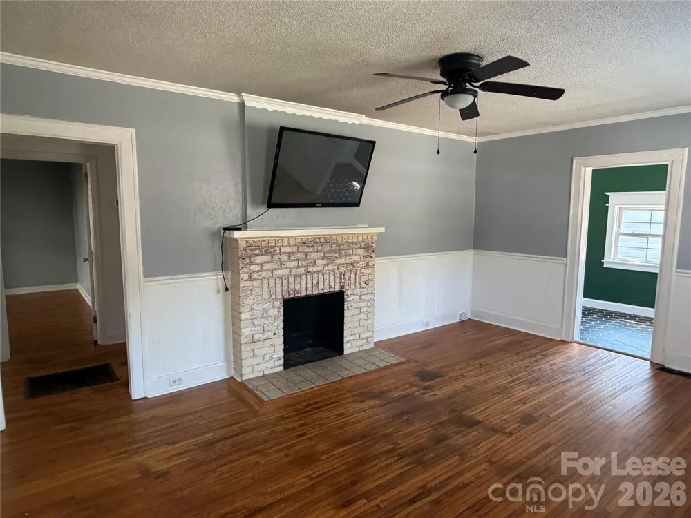 512 W 8th Avenue Gastonia, NC 28052