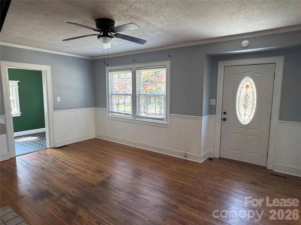 512 W 8th Avenue Gastonia, NC 28052
