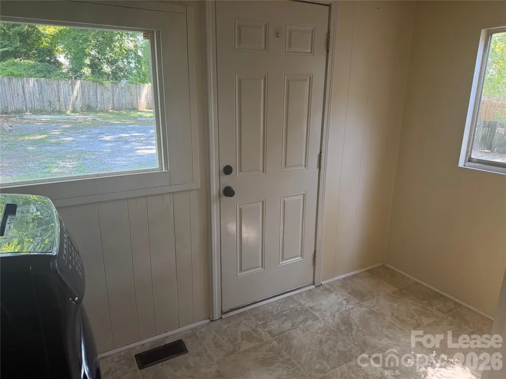 512 W 8th Avenue Gastonia, NC 28052