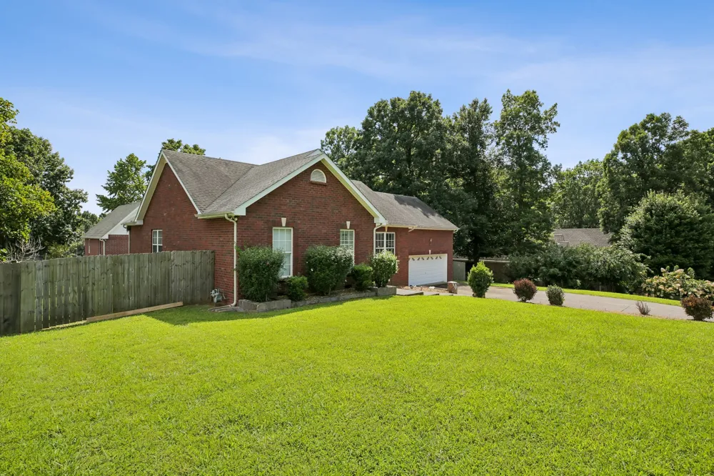 1156 Franklin Dr Greenbrier, TN 37073