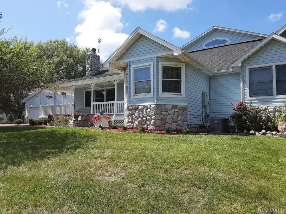 12401 Birchcrest Drive Brighton Township, MI 48380
