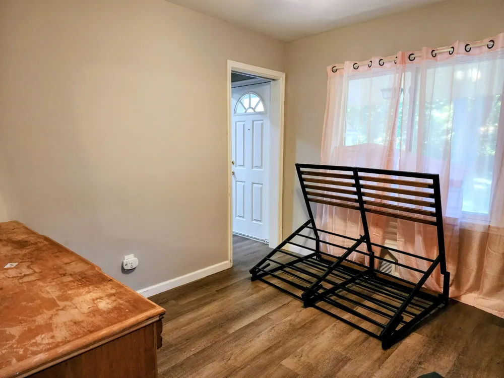 24180 Kipling Street Oak Park City, MI 48237
