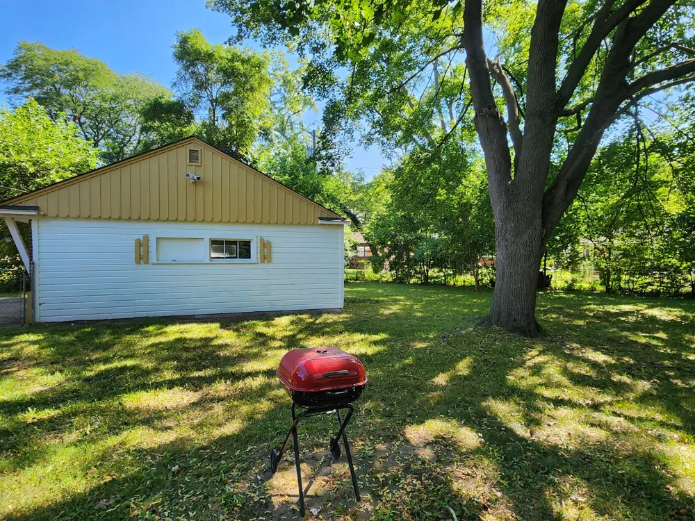 24180 Kipling Street Oak Park City, MI 48237