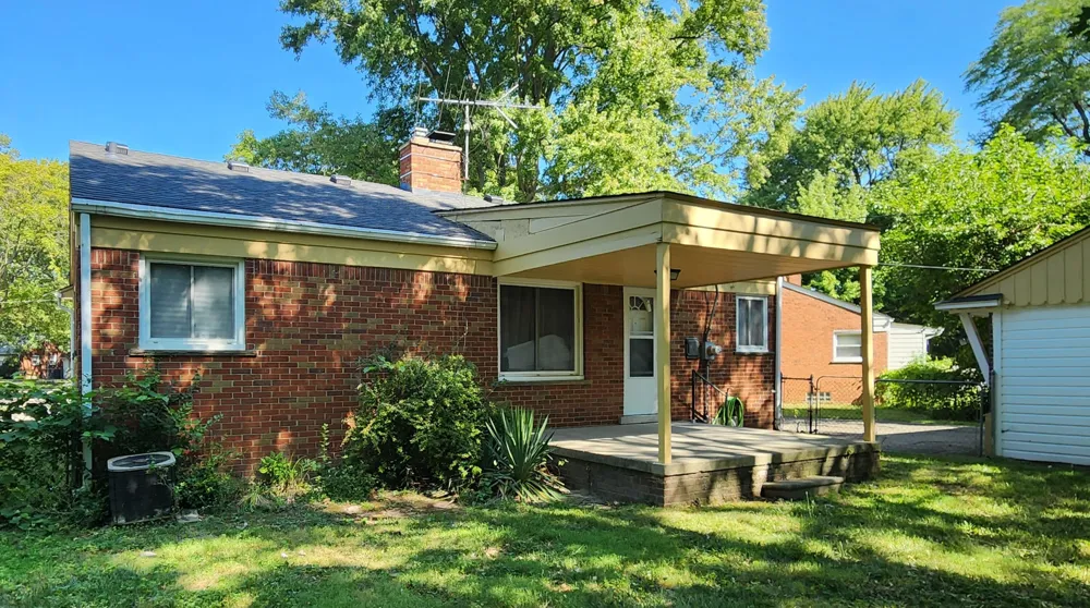 24180 Kipling Street Oak Park City, MI 48237