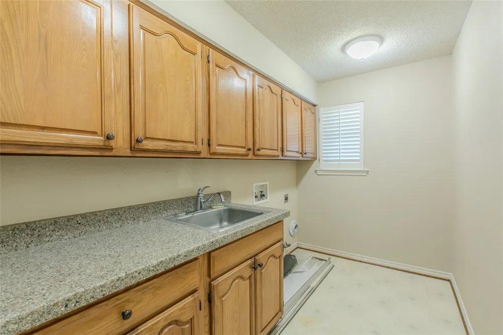 3412 Gatwick Place Farmers Branch, TX 75234