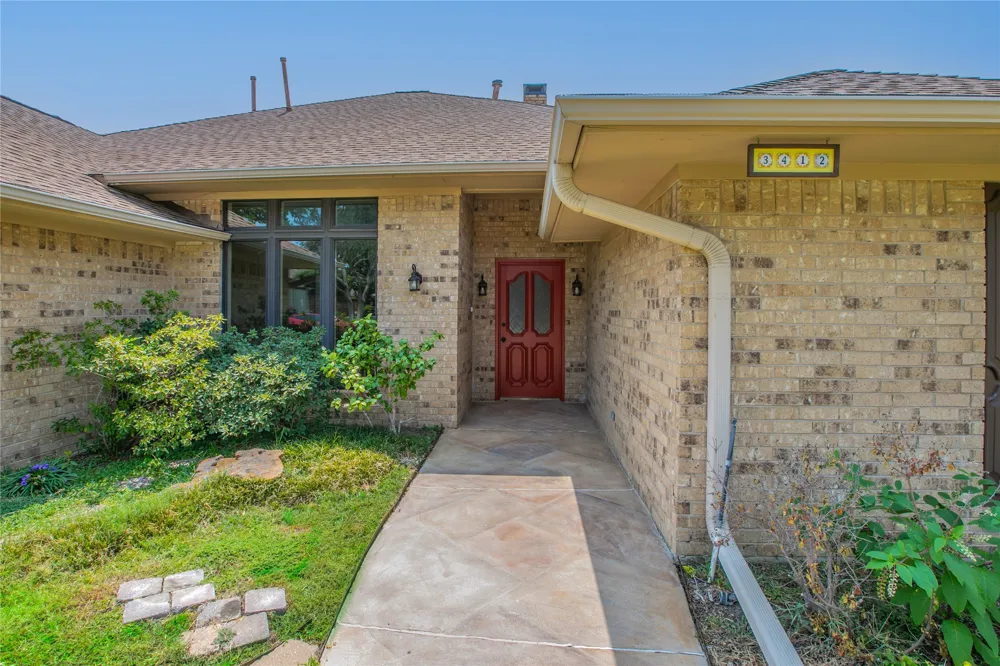 3412 Gatwick Place Farmers Branch, TX 75234