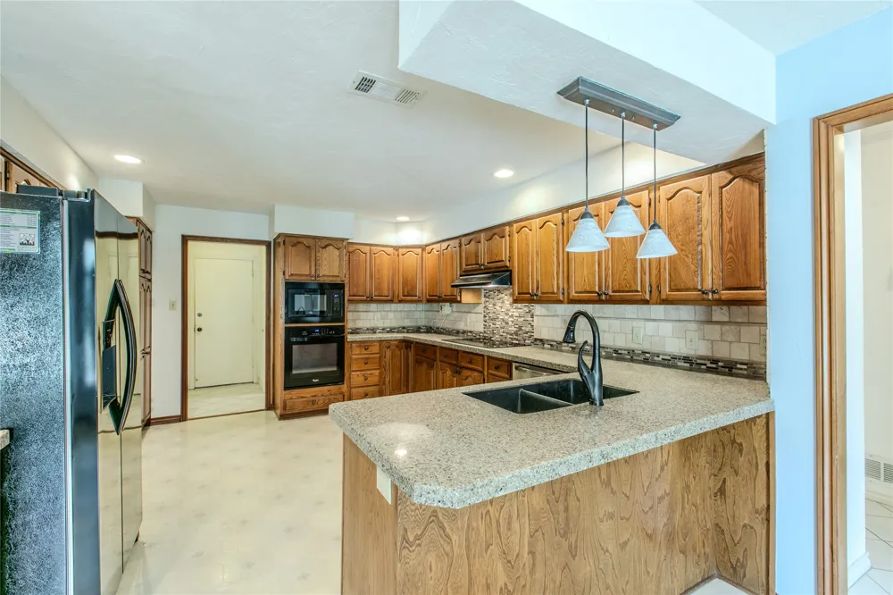 3412 Gatwick Place Farmers Branch, TX 75234