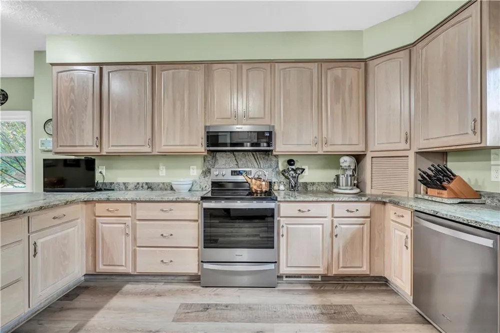 185 Red Maple Drive Hampton, GA 30228