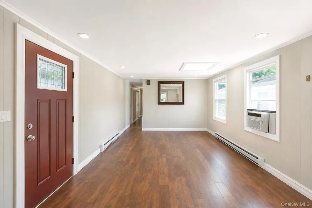 28 Greenwood Boulevard Manorville, NY 11949