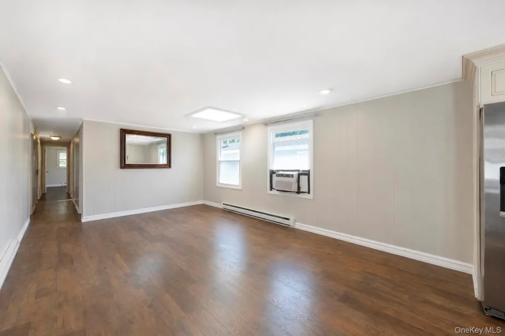 28 Greenwood Boulevard Manorville, NY 11949