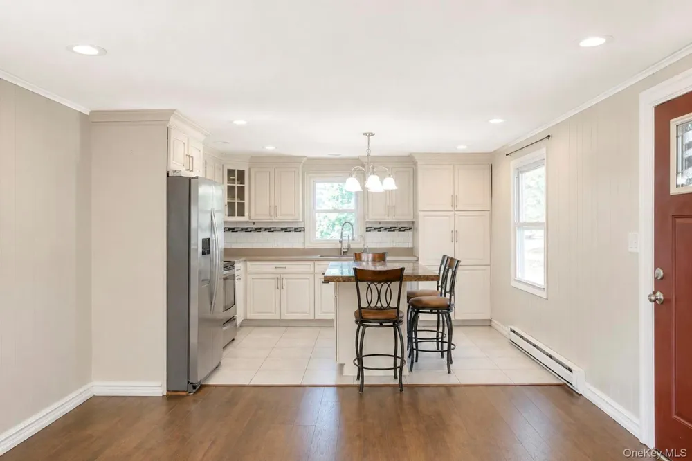 28 Greenwood Boulevard Manorville, NY 11949