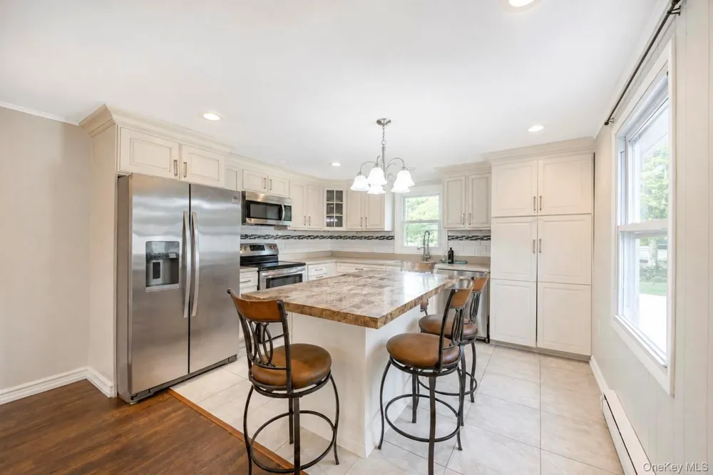 28 Greenwood Boulevard Manorville, NY 11949