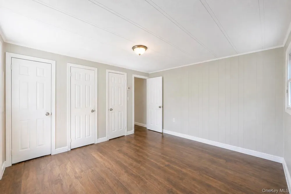 28 Greenwood Boulevard Manorville, NY 11949
