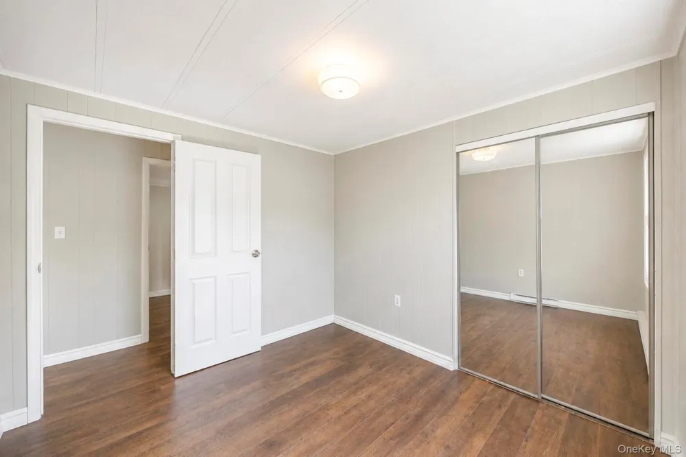 28 Greenwood Boulevard Manorville, NY 11949