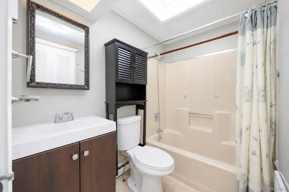 28 Greenwood Boulevard Manorville, NY 11949