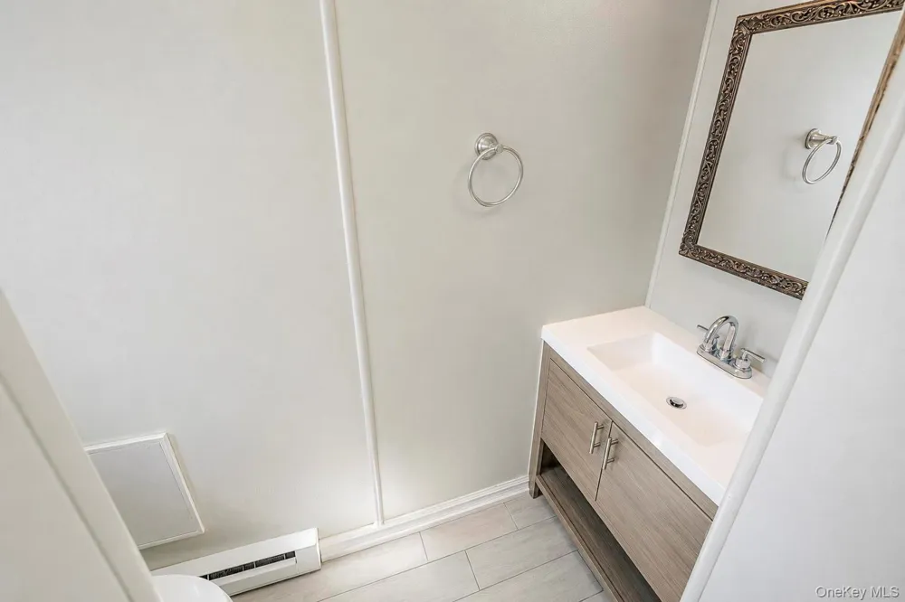 28 Greenwood Boulevard Manorville, NY 11949