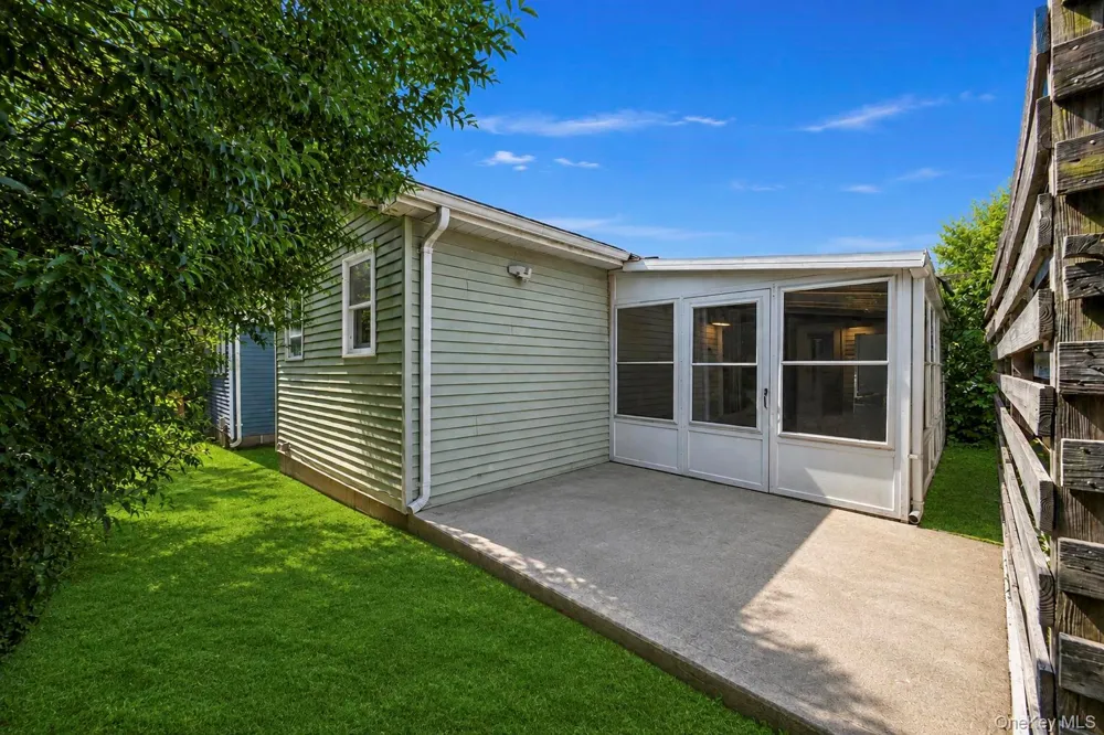 28 Greenwood Boulevard Manorville, NY 11949