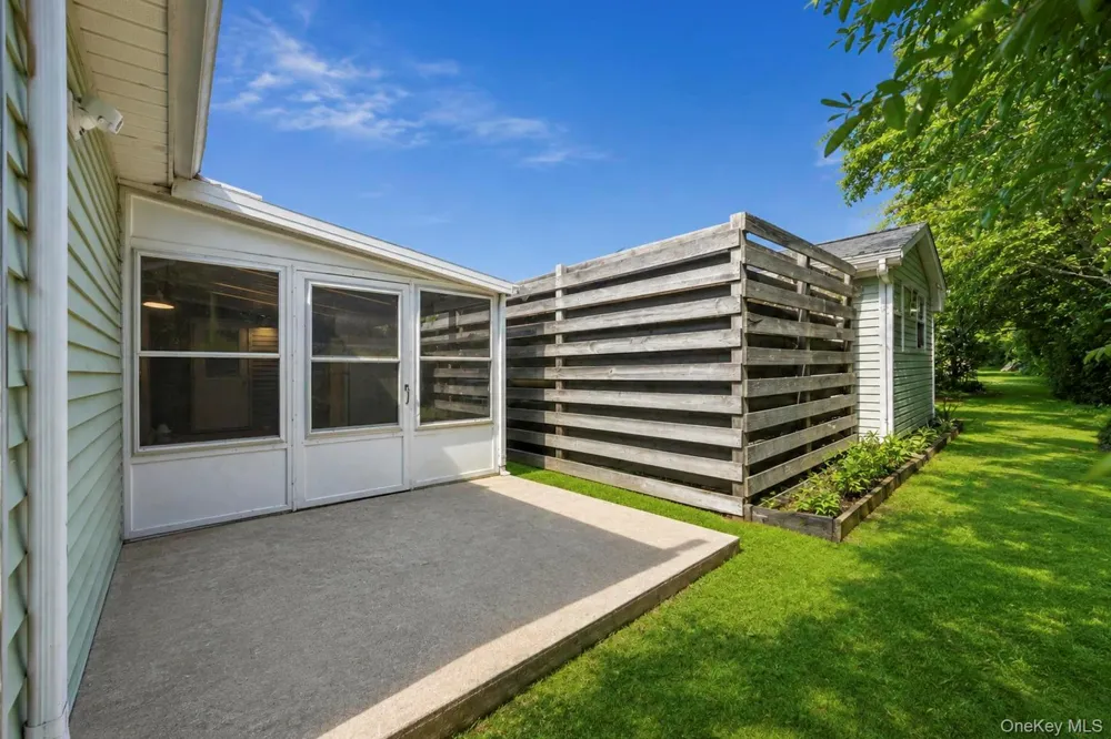 28 Greenwood Boulevard Manorville, NY 11949