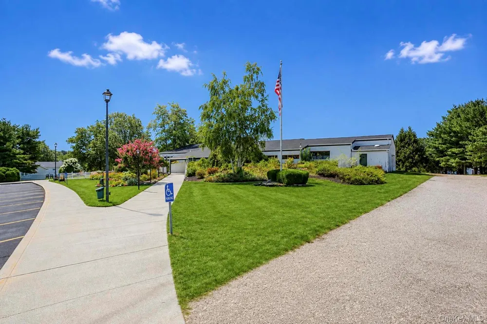 28 Greenwood Boulevard Manorville, NY 11949