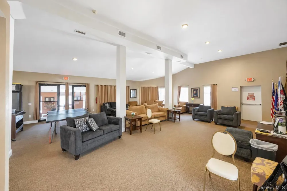 28 Greenwood Boulevard Manorville, NY 11949
