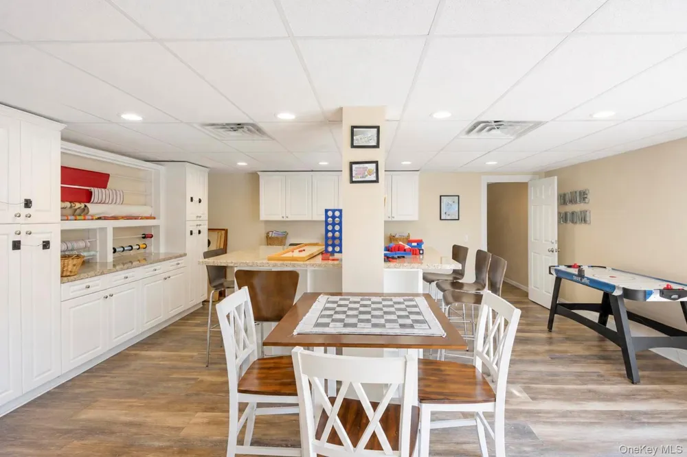 28 Greenwood Boulevard Manorville, NY 11949
