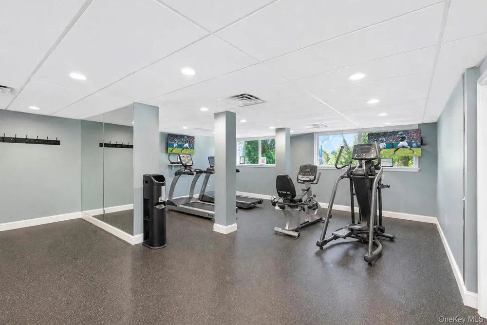 28 Greenwood Boulevard Manorville, NY 11949