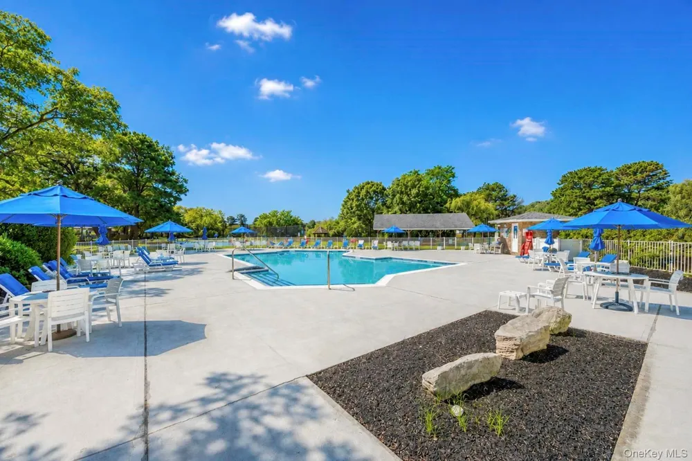 28 Greenwood Boulevard Manorville, NY 11949