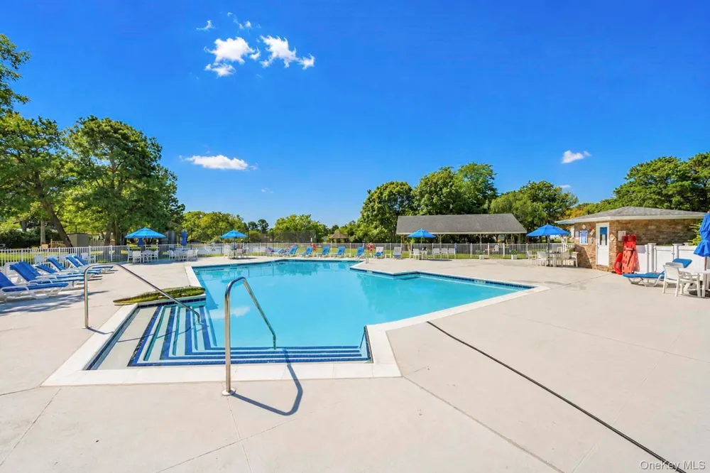 28 Greenwood Boulevard Manorville, NY 11949