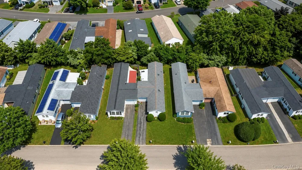 28 Greenwood Boulevard Manorville, NY 11949