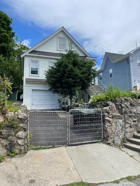 7 SWEEZY AVENUE #2