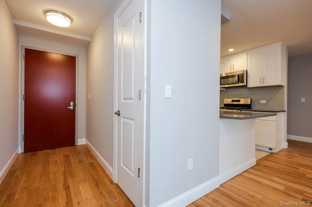 661 W Broadway #604 Long Beach, NY 11561
