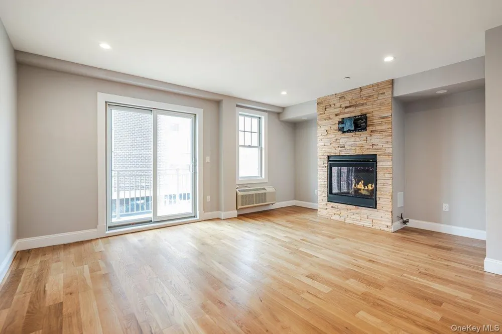661 W Broadway #604 Long Beach, NY 11561