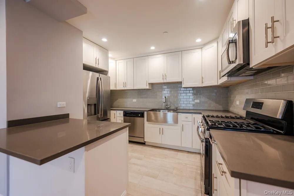 661 W Broadway #604 Long Beach, NY 11561