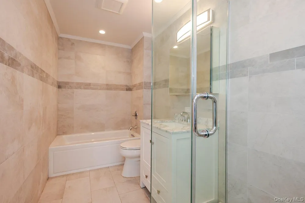 661 W Broadway #604 Long Beach, NY 11561