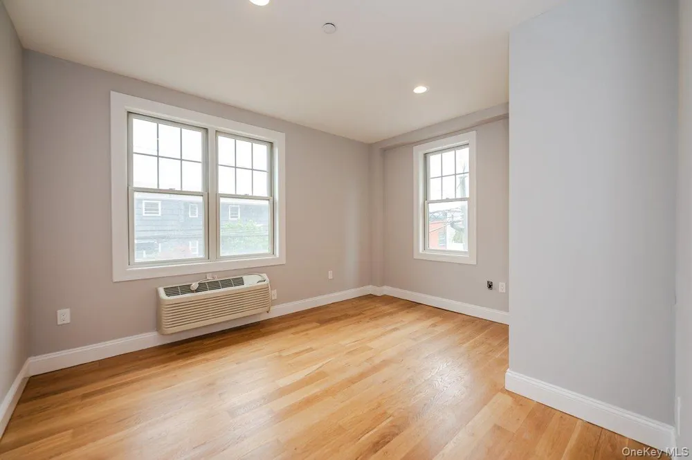 661 W Broadway #604 Long Beach, NY 11561