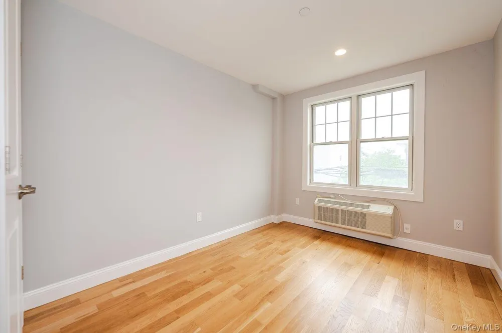 661 W Broadway #604 Long Beach, NY 11561