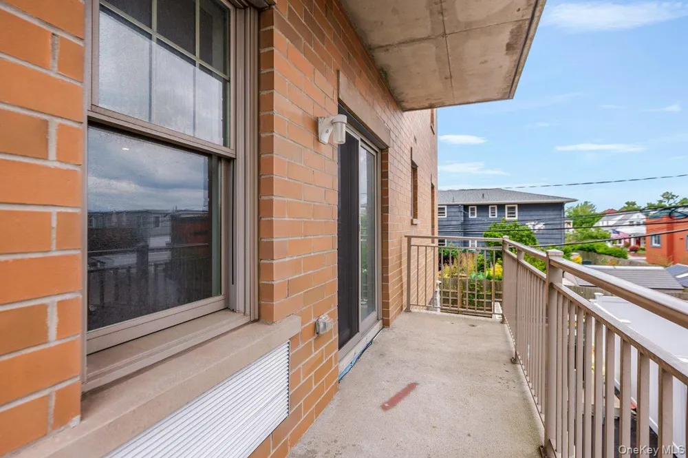 661 W Broadway #604 Long Beach, NY 11561