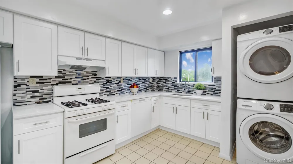 9 Harrison Avenue #2 Glen Cove, NY 11542