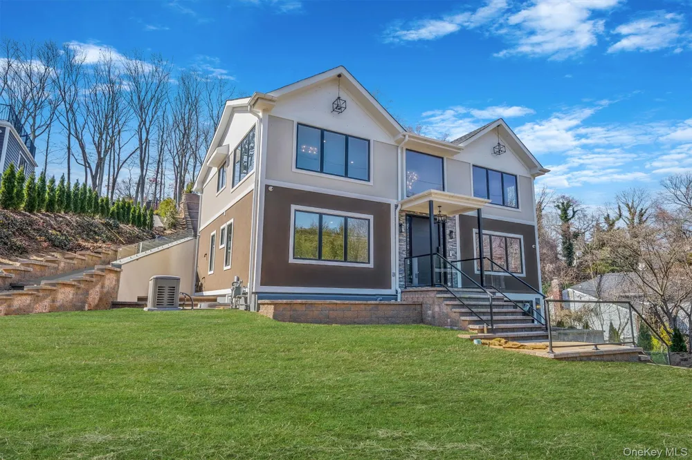 150 Sugar Toms Lane East Norwich, NY 11732